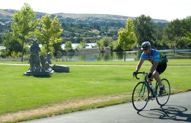 Cyclist at Walla Walla Point Park