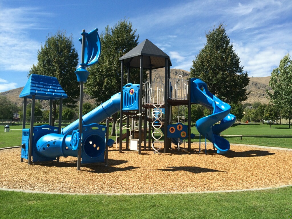 Chelan Falls Park - Playground