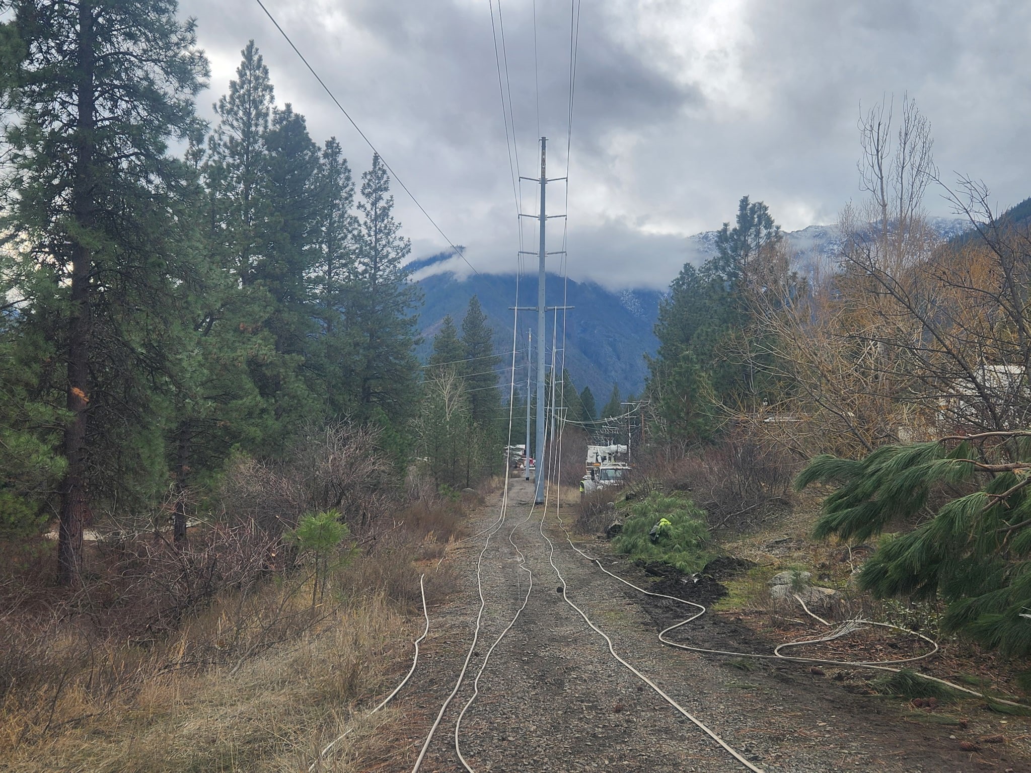 Crews work on transmission lines near the Leavenworth Substation. 