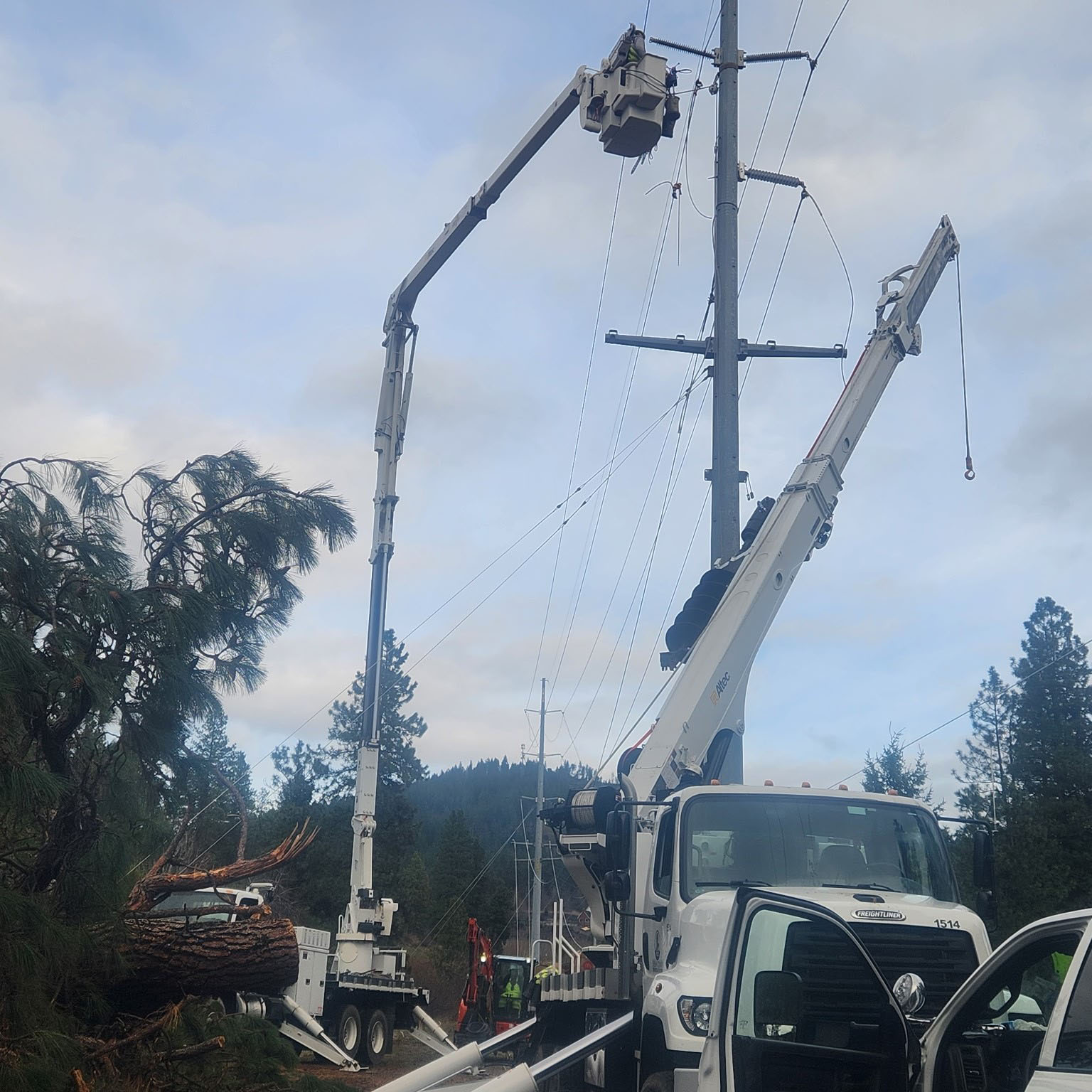Chelan PUD crews work to restore fiber lines in the Leavenworth area. 