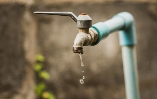 outdoor faucet leaking water